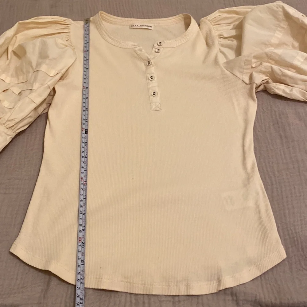 Ulla Johnson Pia Melange Rib-Knit Top Cream Buttoned V-Neck Blouse. Size M